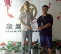 張成榮電烤雞架加盟，1人也能干！讓創業變簡單！