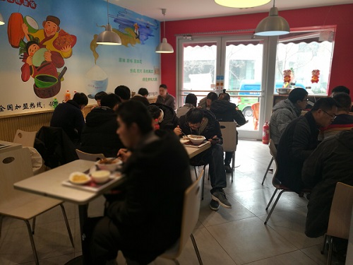 張成榮烤雞架兄弟產業香辣雞架飯青島延吉路店今日盛大開業啦！