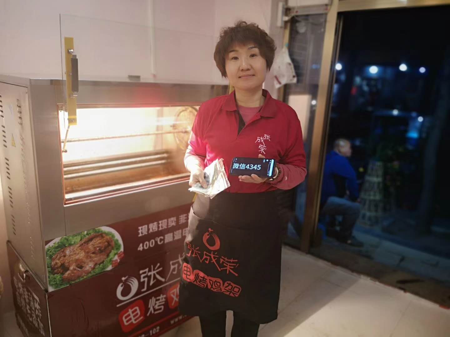 張成榮電烤雞架資深店長講述開店經歷
