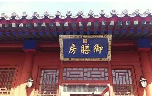 街頭熱賣的張成榮電烤雞架，三大特色贏得市場關注