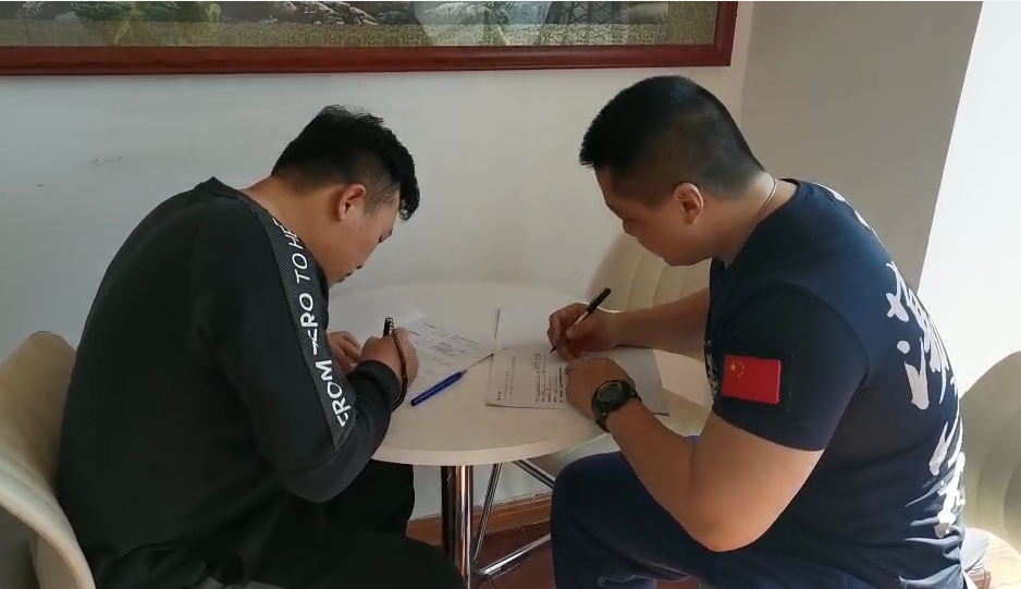 開工大吉！恭喜黃島鐘先生成功加盟張成榮電烤雞架項目