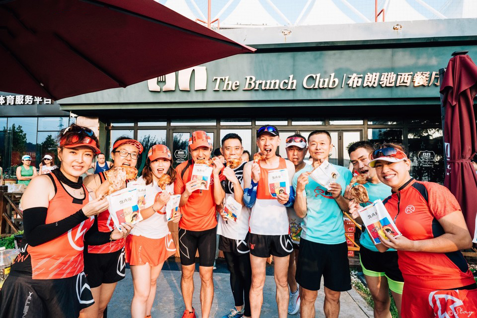 慢跑團：張成榮電烤雞架讓美食與健康相伴